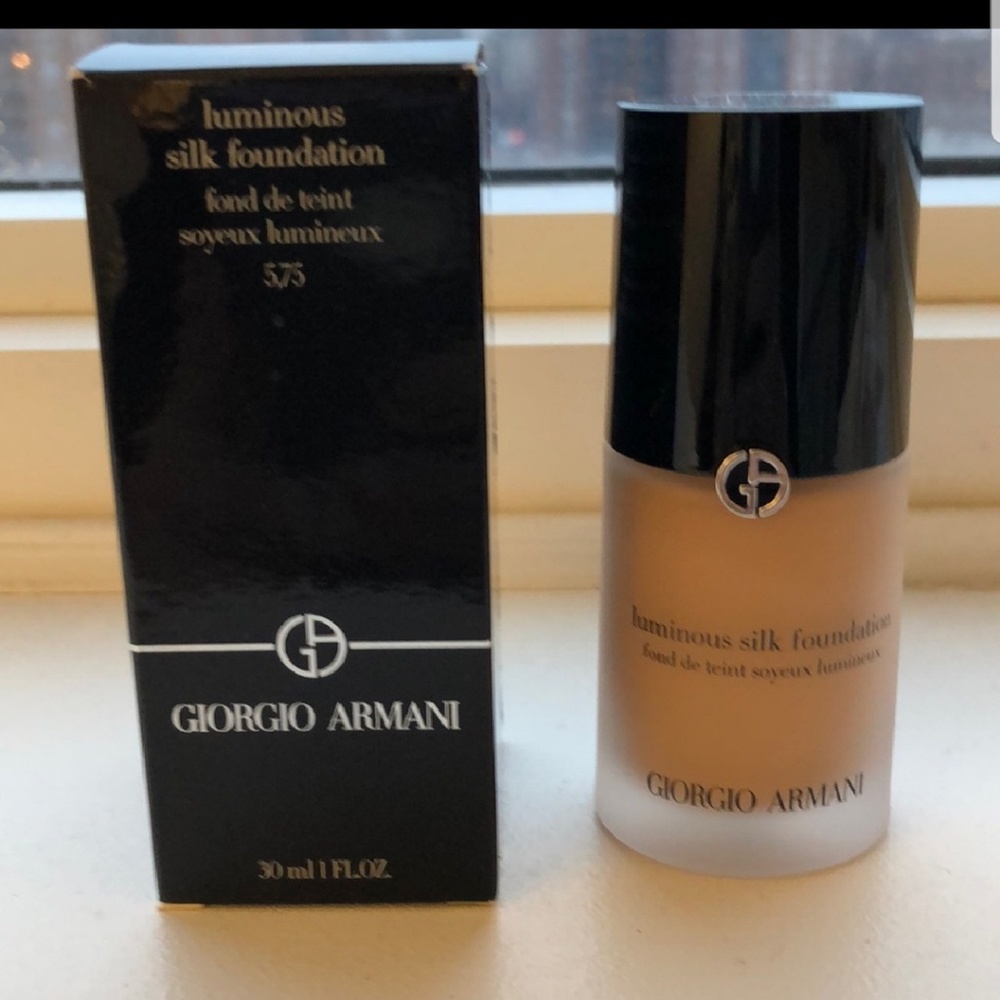 Gorgio Armani luminous silk foundation 5.75